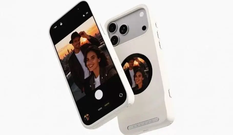 قاب Selfix به آیفون ۱۷ پرو نمایشگر دوم اضافه می‌کند