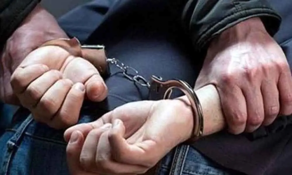 غافلگیری قاتل متواری در یک قدمی مرز


