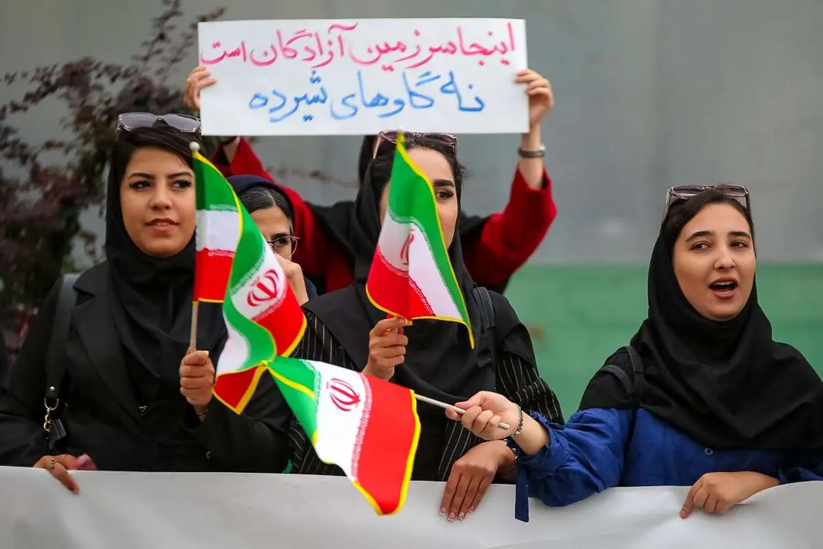 تصاویر؛ اجتماع دانشجویان البرزی در حمایت از غنی سازی هسته‌ای