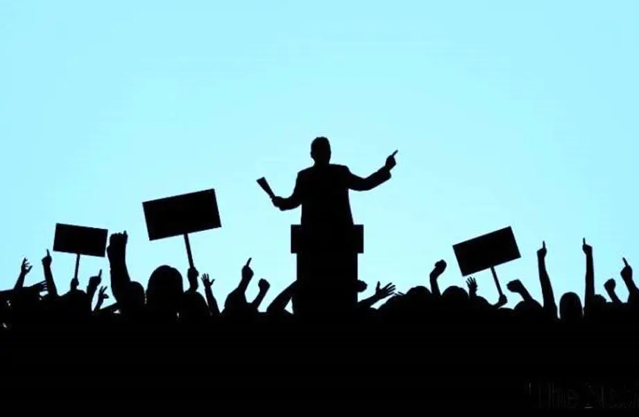 چرا جوامع به دموکراسی نیاز دارند؟
