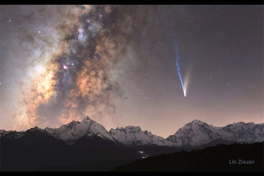 تصویر دیدنی دنباله‌دار لمون در آغوش کهکشان راه شیری