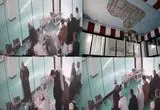 لحظه ریزش سقف مسجد روی نمازگزاران
