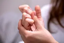 هشدار درباره بی‌حسی و درد انگشتان
