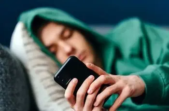 چگونه با یک چالش هدفمند، اعتیاد نوجوانان به نمایشگرها را کم کنیم؟