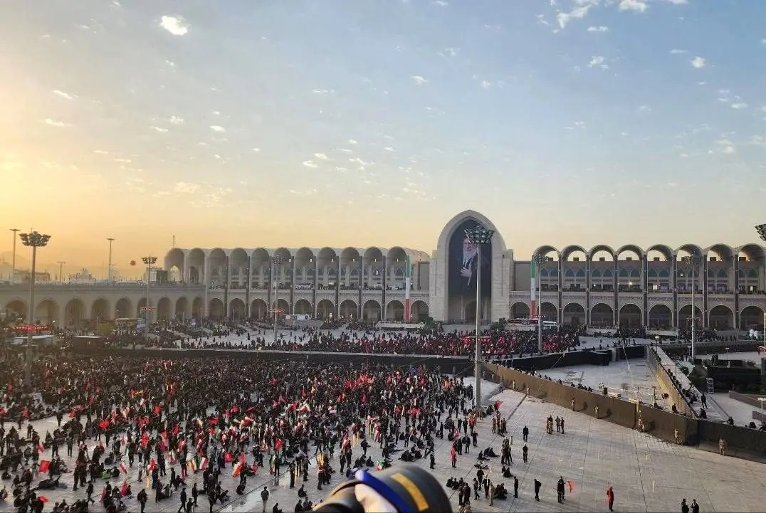 ویدئو؛ ازدحام جمعیت در ورودی مصلای تهران