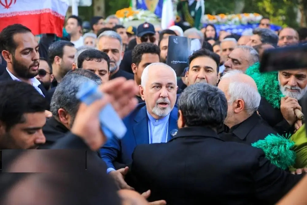 واکنش ظریف به سوالی درباره بازگشت معین