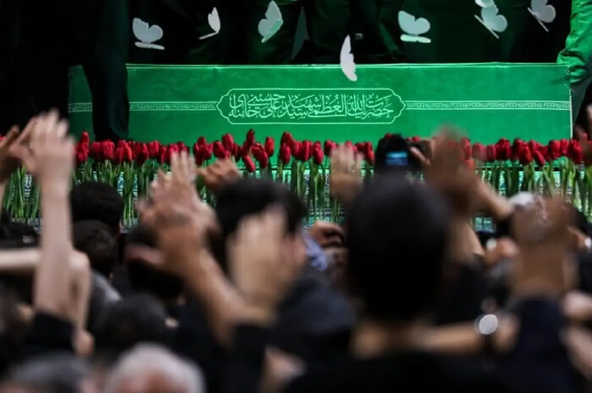 تصاویر مراسم تشییع پیکر رهبر انقلاب