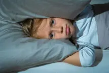 برای کنار آمدن کودکان با صداهای بلند در بحران‌ها چه کنیم؟