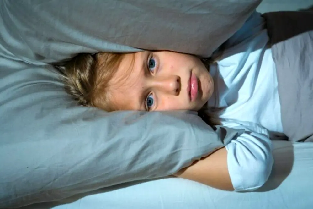 برای کنار آمدن کودکان با صداهای بلند در بحران‌ها چه کنیم؟