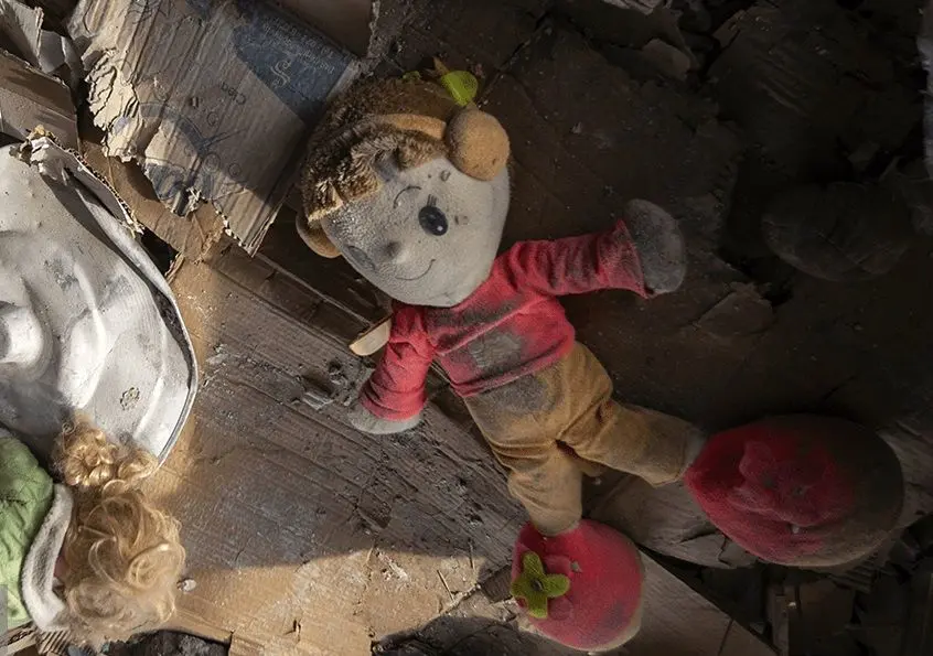 تصاویر؛ خسارت حمله هوایی به مجتمع مسکونی نارنجستان اراک