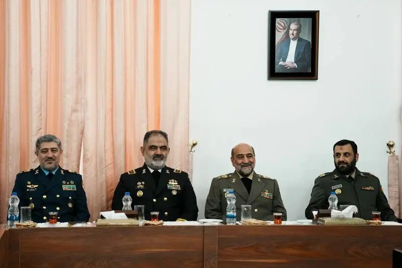 دیدار عراقچی با فرماندهان ارتش