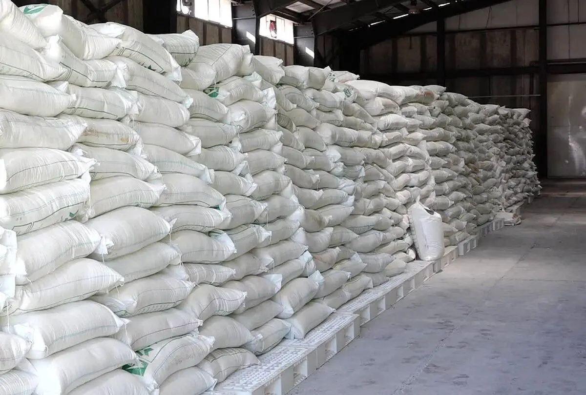 کشف شکر و روغن احتکار شده در بندرعباس