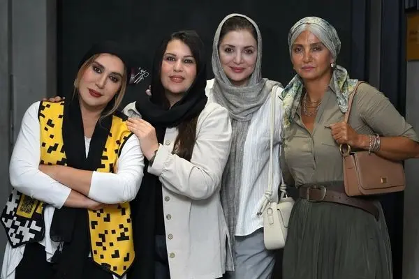 تصاویر؛ تیپ و استایل رویا جاویدنیا در ۶۰ سالگی