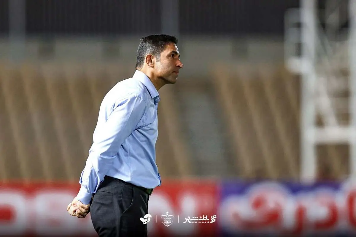 شعار هواداران پرسپولیس علیه هاشمیان و درویش 