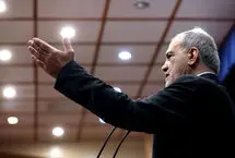 زیدآبادی: آقای شریعتمداری اینطور دست‌مریزاد گفتن‌ها فقط به پزشکیان آسیب می‌رساند