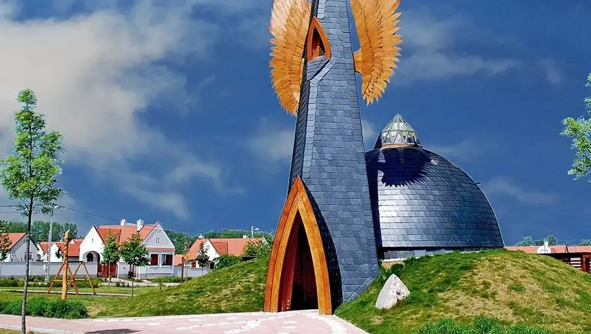 تصویر؛ کلیسایی زنده از دل طبیعت