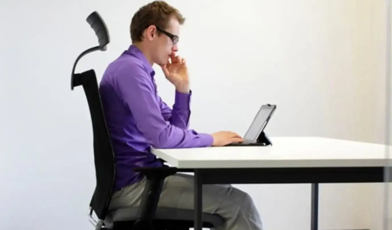  اینفوگرافیک/ عوارض زیاد نشستن پشت میز
