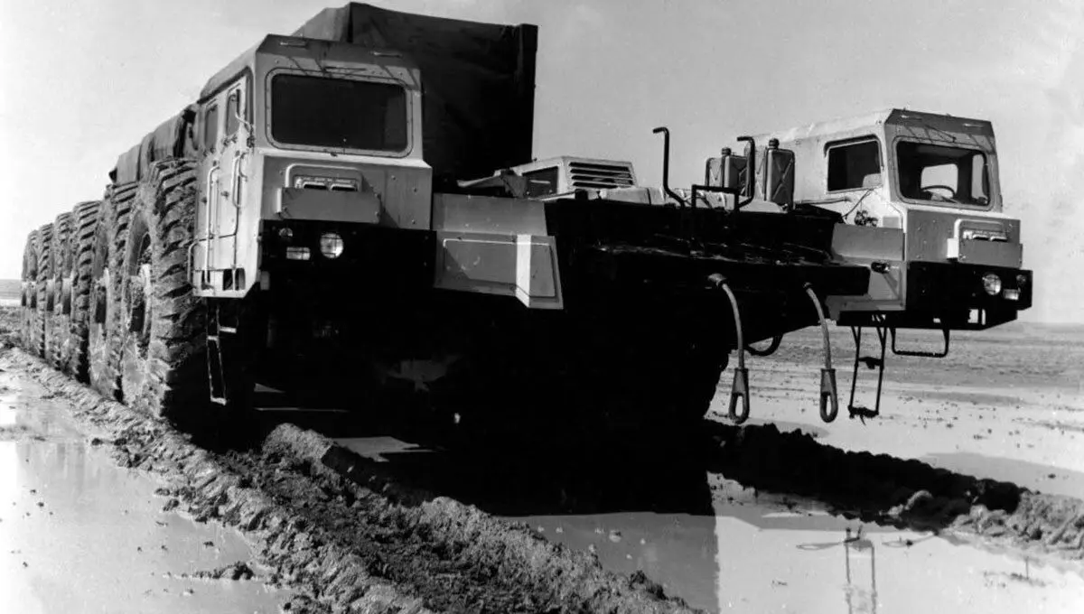 هیولای ۱۲ چرخ شوروی که جاده‌ها برایش کوچک بودند!