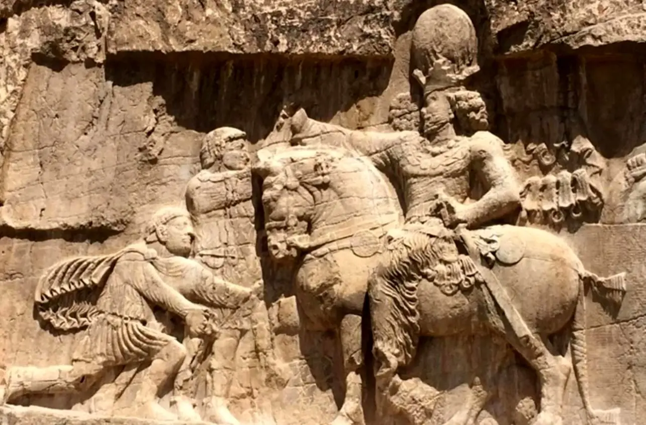 داستان شاپور ساسانی و شمشیر زیبای آهنگر
