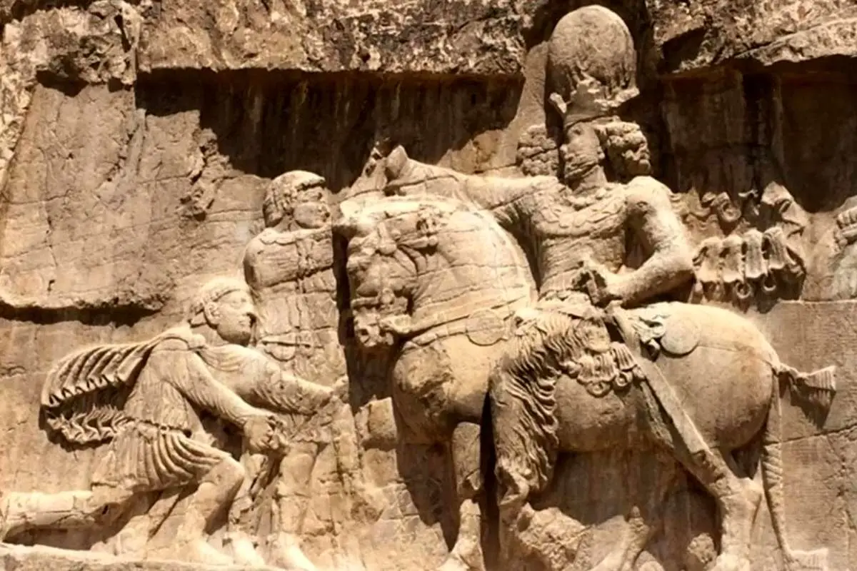 داستان شاپور ساسانی و شمشیر زیبای آهنگر