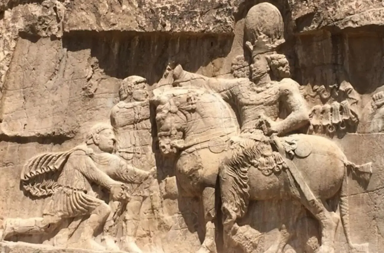 داستان شاپور ساسانی و شمشیر زیبای آهنگر