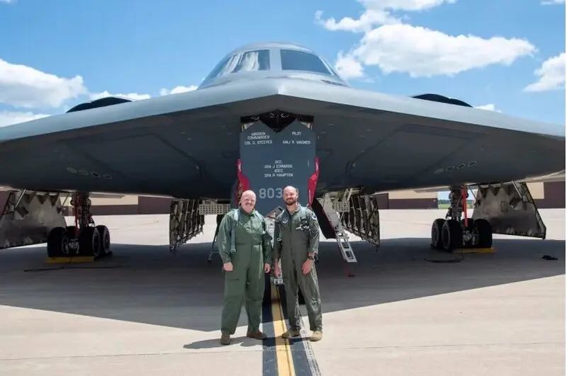 ّبمب‌افکن‌های B-2 Spirit