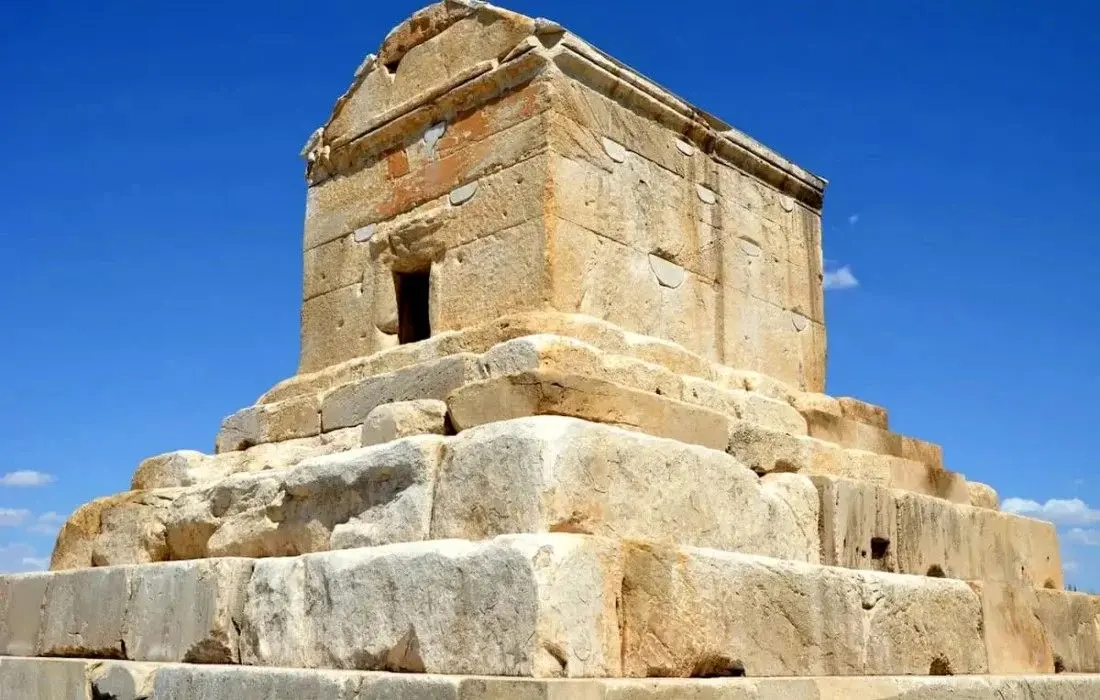 چرا روز «کوروش» در تقویم نیست؟
