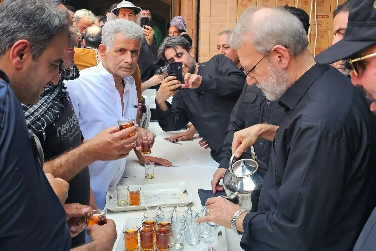 پذیرایی از زائران اربعین به سبک علی لاریجانی 