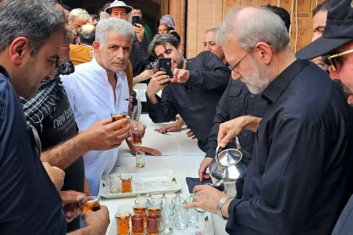 پذیرایی از زائران اربعین به سبک علی لاریجانی 