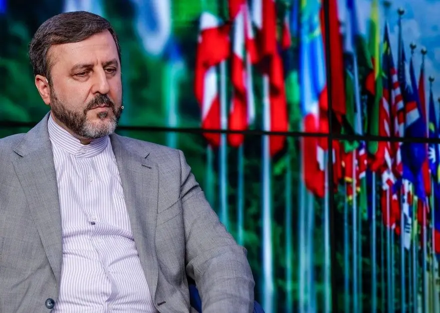 غریب‌آبادی خطاب به بسنت: به کشورها تیم اعزام می‌کنید؟ جهان حیاط خلوت شما نیست!