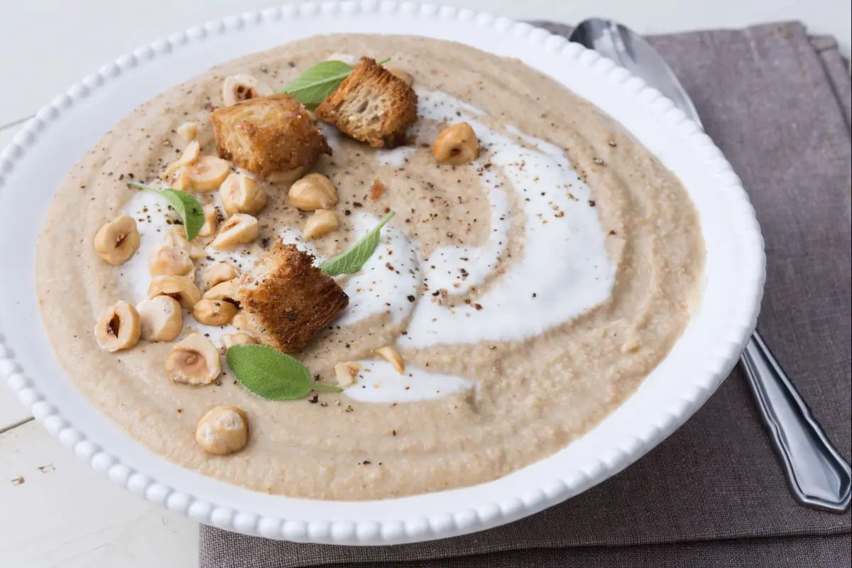 طرز تهیه سوپ فندق؛ سوپ مشهور راپونزل!