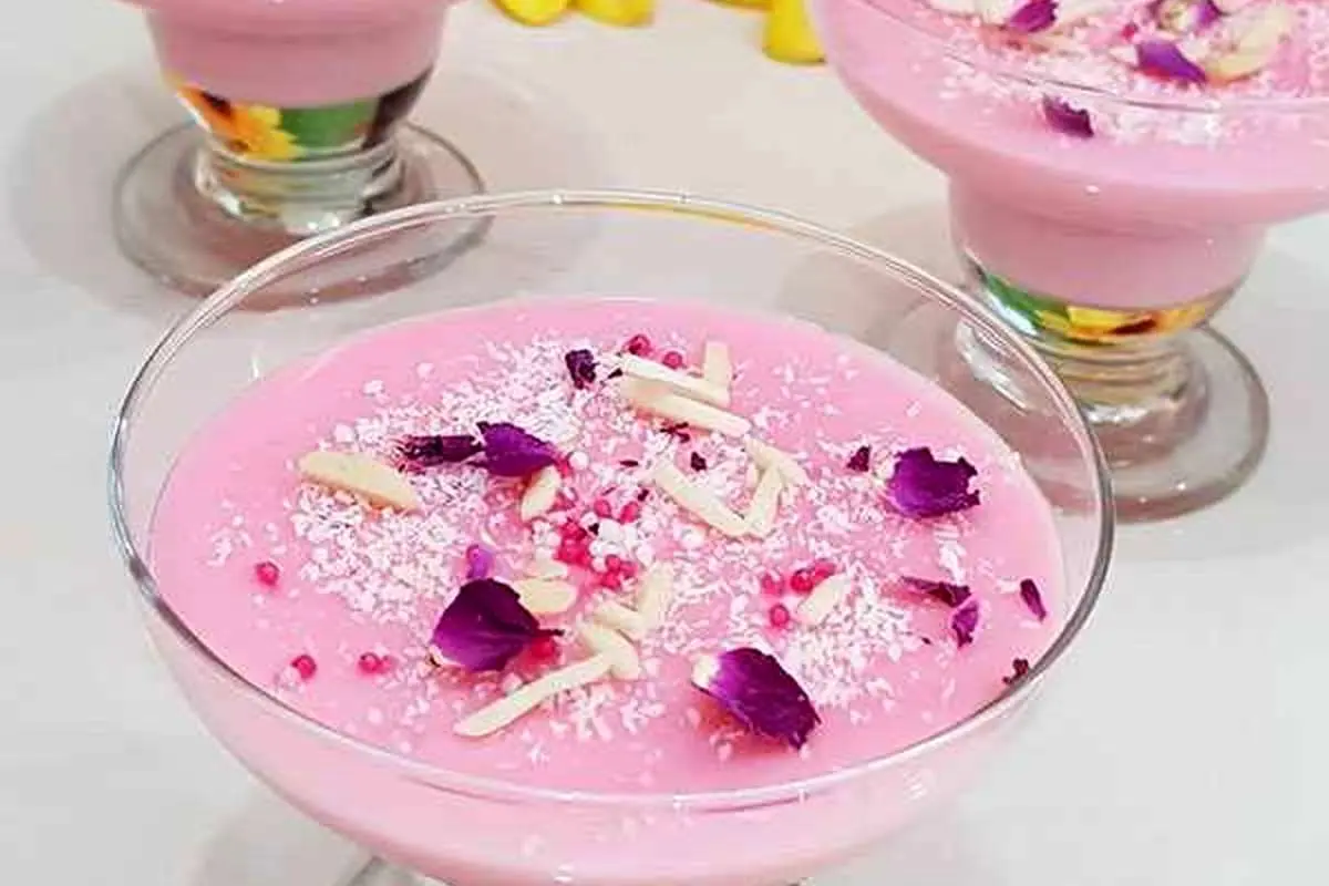 طرز تهیه محلبی توت فرنگی، دسر خوشرنگ و خوشمزه