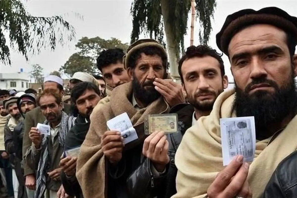 معاون وزارت کار: طالبان برخی افراد مهاجر را قبول نمی‌کنند؛ می‌گویند از کجا بدانیم این فرد افغانی است