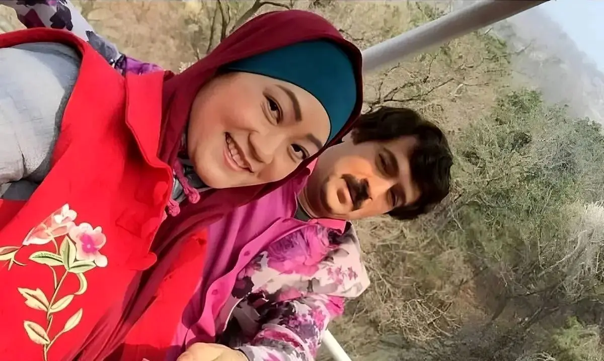 «چوچانگ» در کنار برادرانش «هان و چی» در پشت‌صحنه سریال «پایتخت4» 