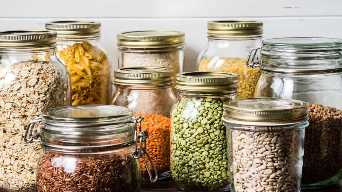 ببینید؛ روش نگهداری و بسته بندی حبوبات و برنج برای ۳ سال