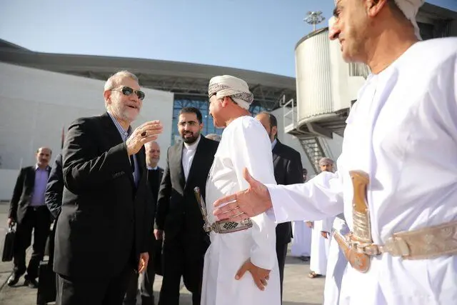 لاریجانی مسقط را به مقصد دوحه ترک کرد
