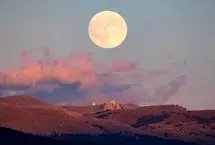 تصاویر حیرت‌انگیز اولین ابرماه ۲۰۲۵ از سراسر جهان