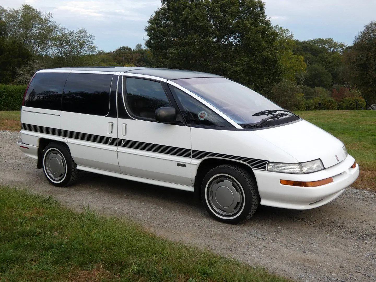 سیلوئت ۱۹۹۴؛ مینی‌ونی عجیب با ظاهر جاروبرقی!