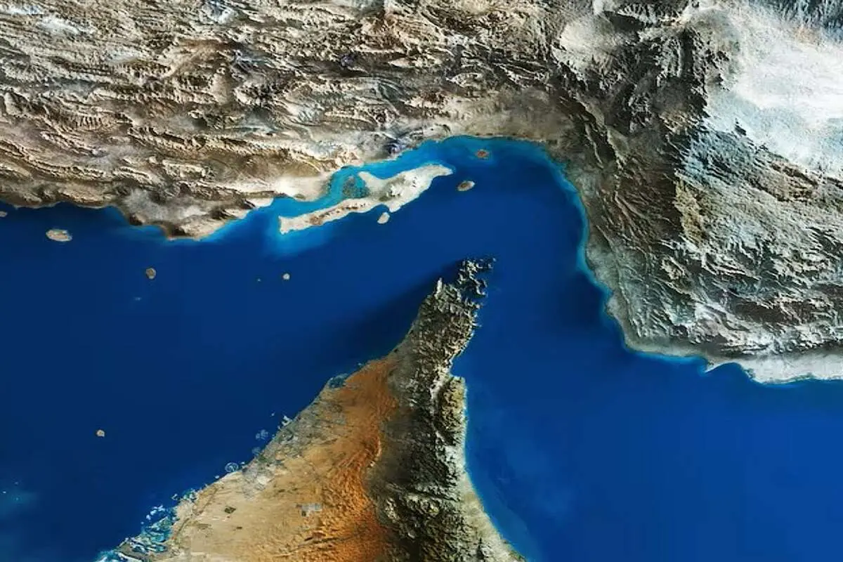 وال استریت ژورنال: دو نفتکش ژاپنی از تنگه هرمز عبور کردند