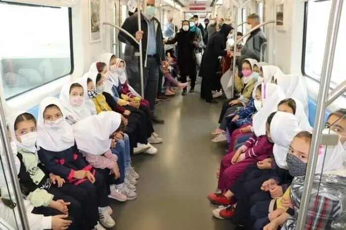 تخفیف کارت متروی تهران برای دانش‌آموزان و دانشجویان
