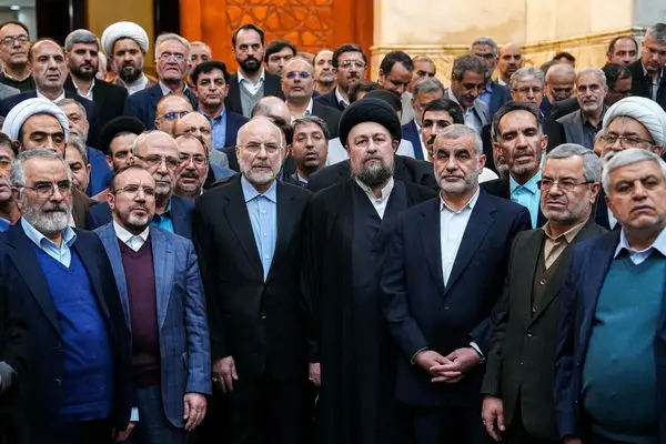 عکس؛ هیس در مقابل قالیباف