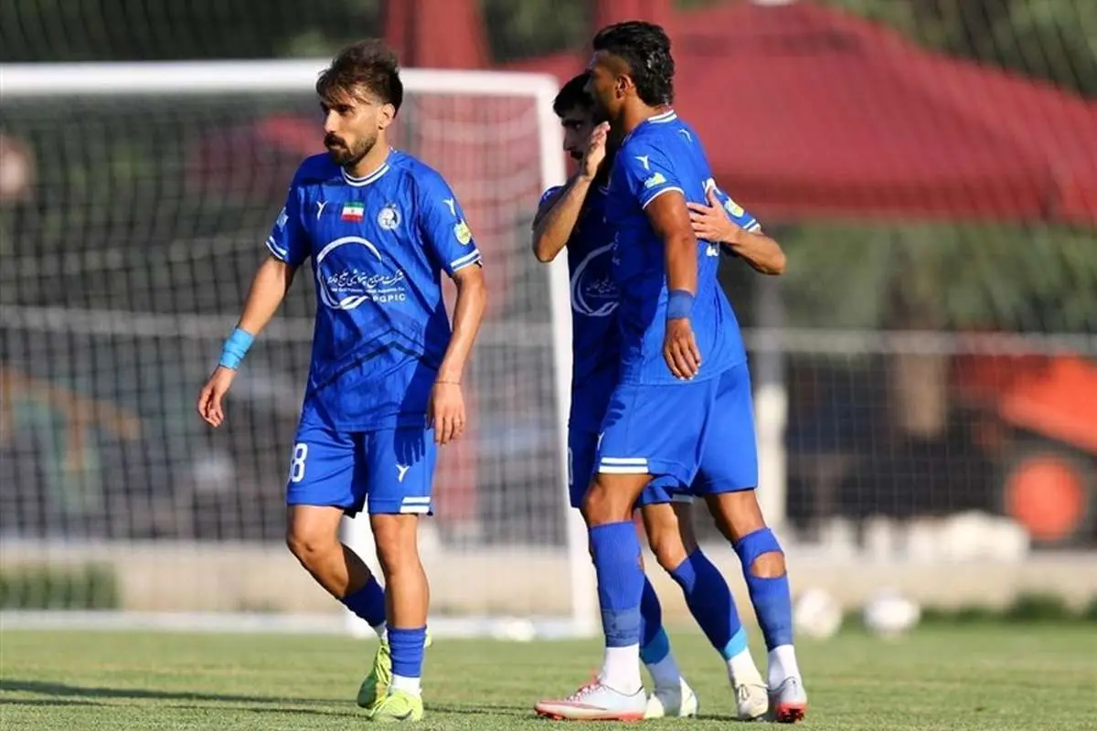 سیدورف را آوردند فقط با او عکس بگیرند!


