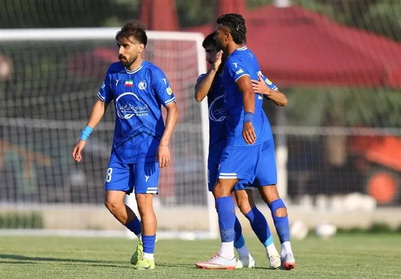 سیدورف را آوردند فقط با او عکس بگیرند!

