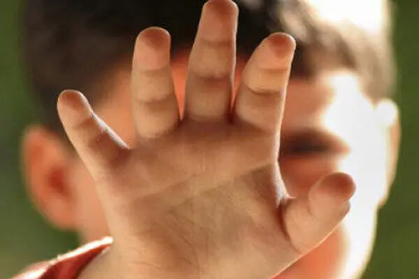 آزار دانش‌آموز ۱۲ساله‌ توسط چند مرد