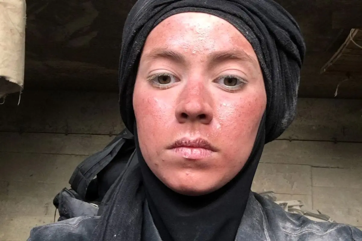 استایل خاص نیلوفر رجایی فر بازیگر داعشی سریال پایتخت در بوشهر