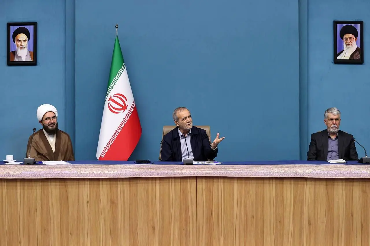 وزیر ارشاد ممنوع‌التصویر است!