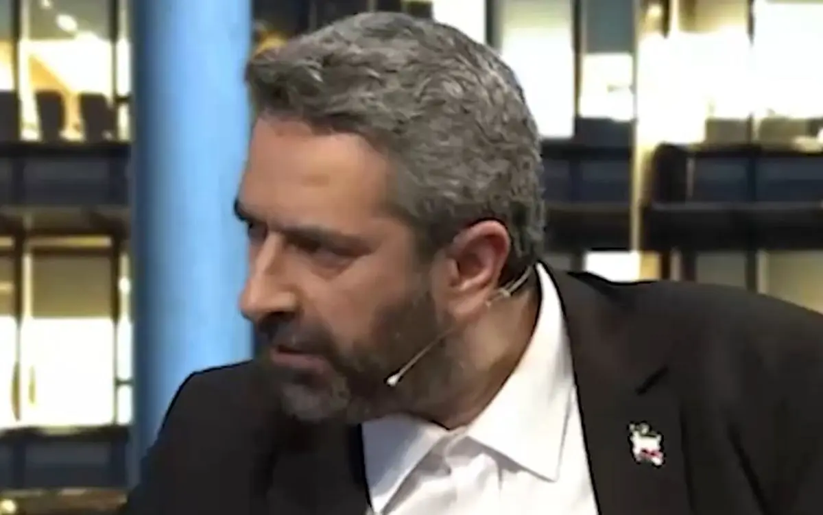 انتقاد تند معاون دفتر پزشکیان از برخورد صداوسیما با فردوسی‌پور و شجریان