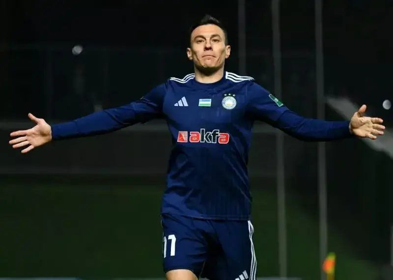 ستاره مدنظر پرسپولیس توپ طلا گرفت