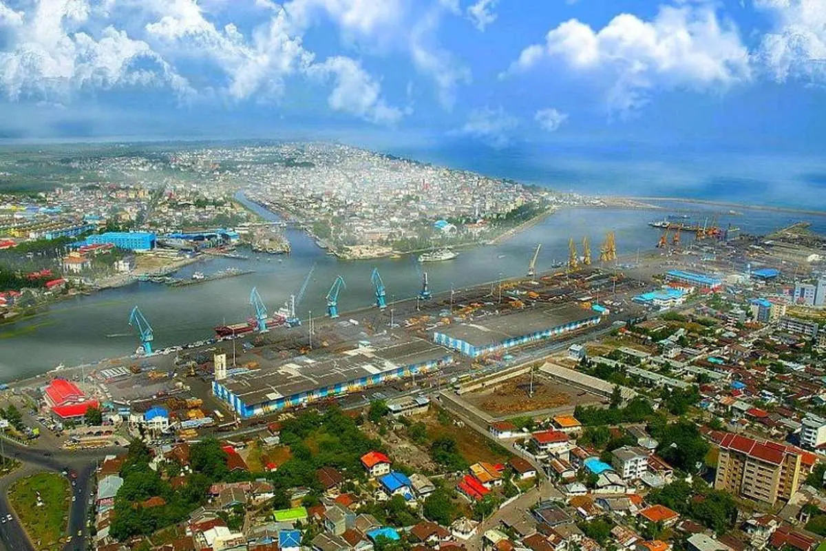 انتشار بوی نامطبوع در بندر انزلی/ خطرناک است؟!