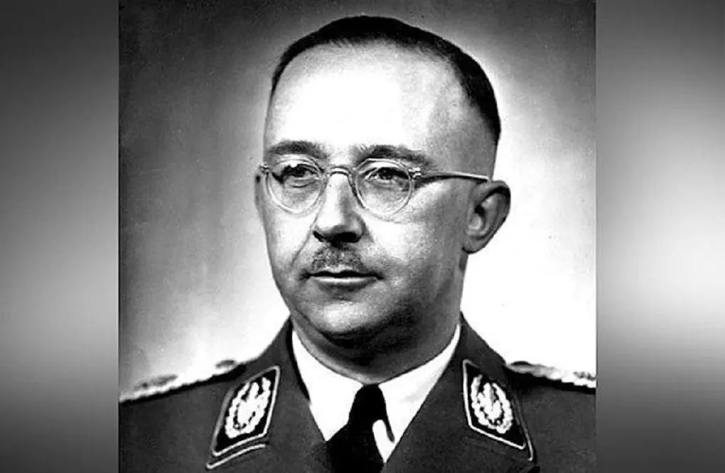 هاینریش هیملر، فرمانده مخوف اس اس» در یک جلسه سیاسی در برلین؛ سال 1311